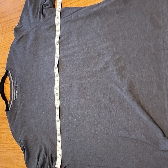 Eddie Bauer Men's Gray T-Shirt - Picture 5 of 9